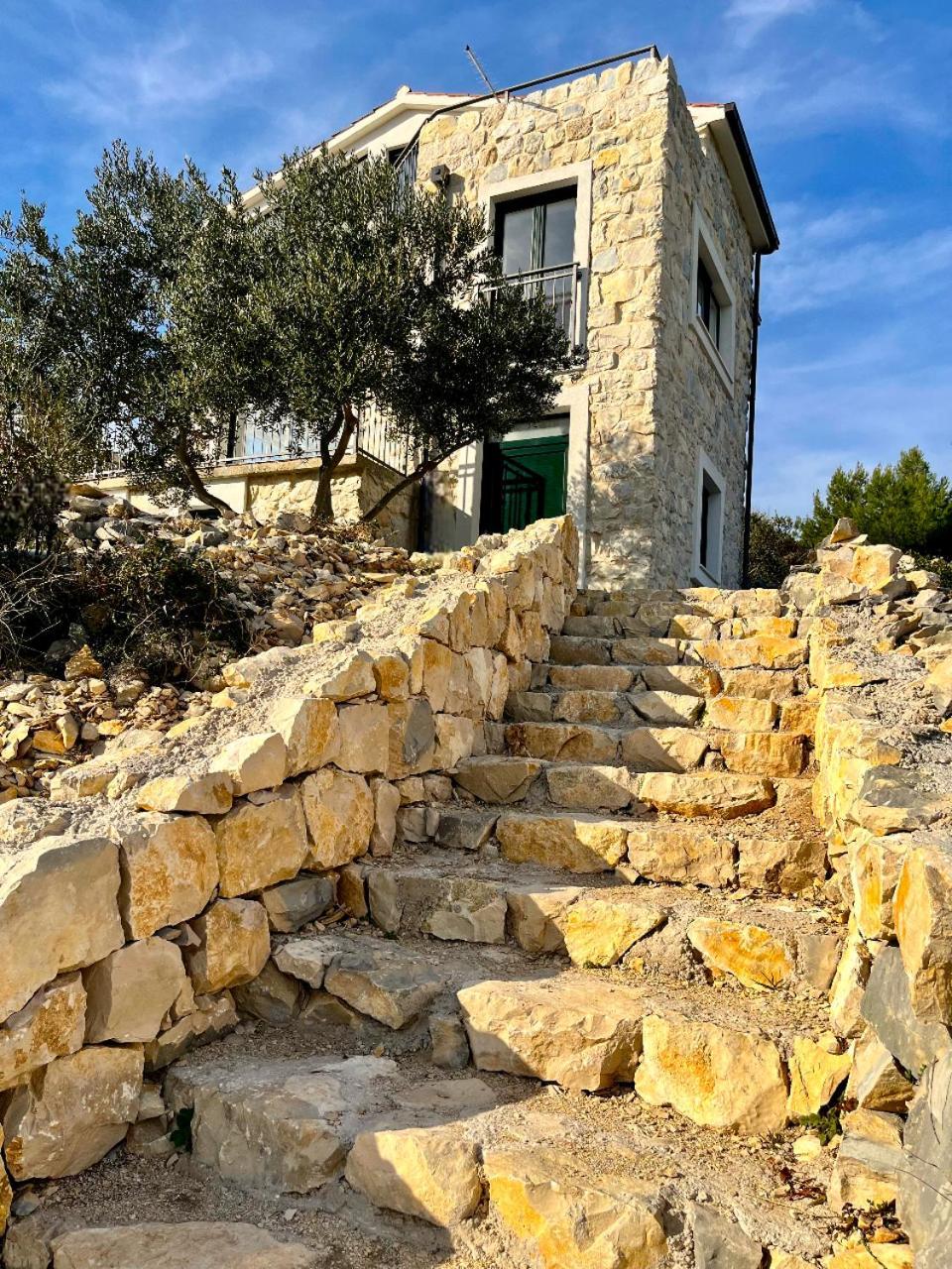 Bepina, Surrounded By Sea, Olive, Vineyard *